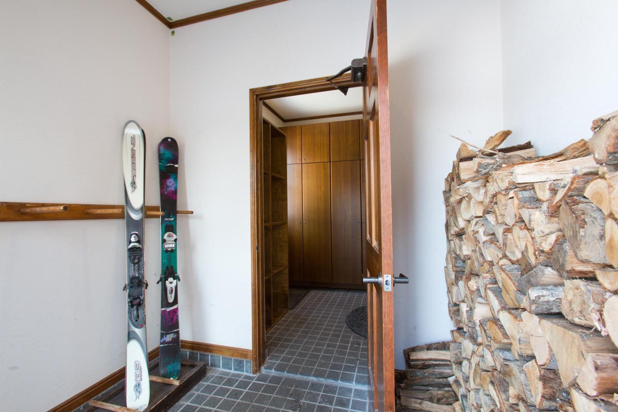 Ramat Niseko Villa Кучан Екстериор снимка
